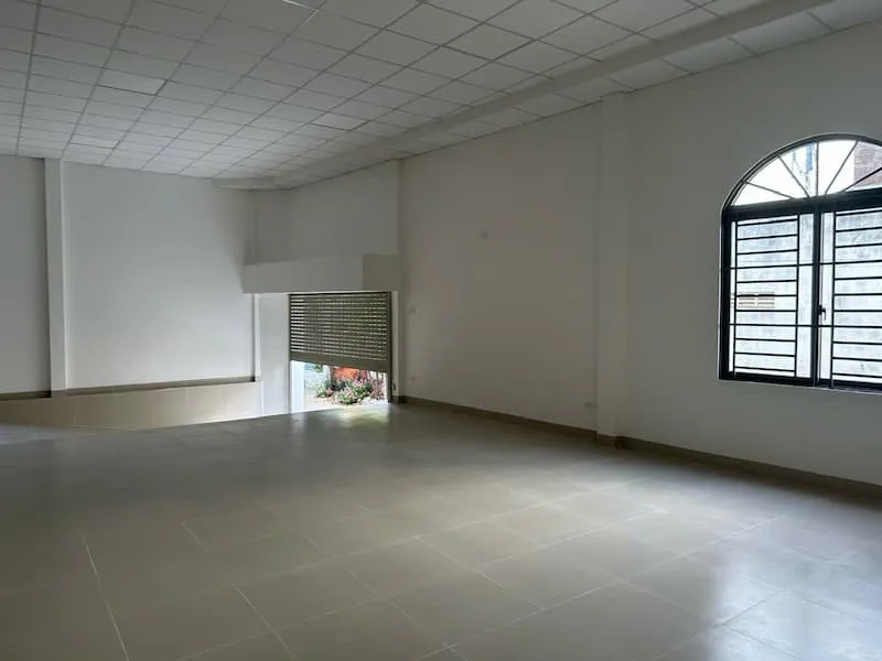 cho thuê mặt bằng 980m2 ngay ngã 3 long bình phan rang