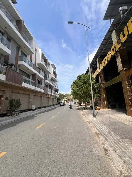 Chuyển nhượng nhà 4 tầng mặt tiền Trần Quang Diệu K1 chỉ 5,x tỷ