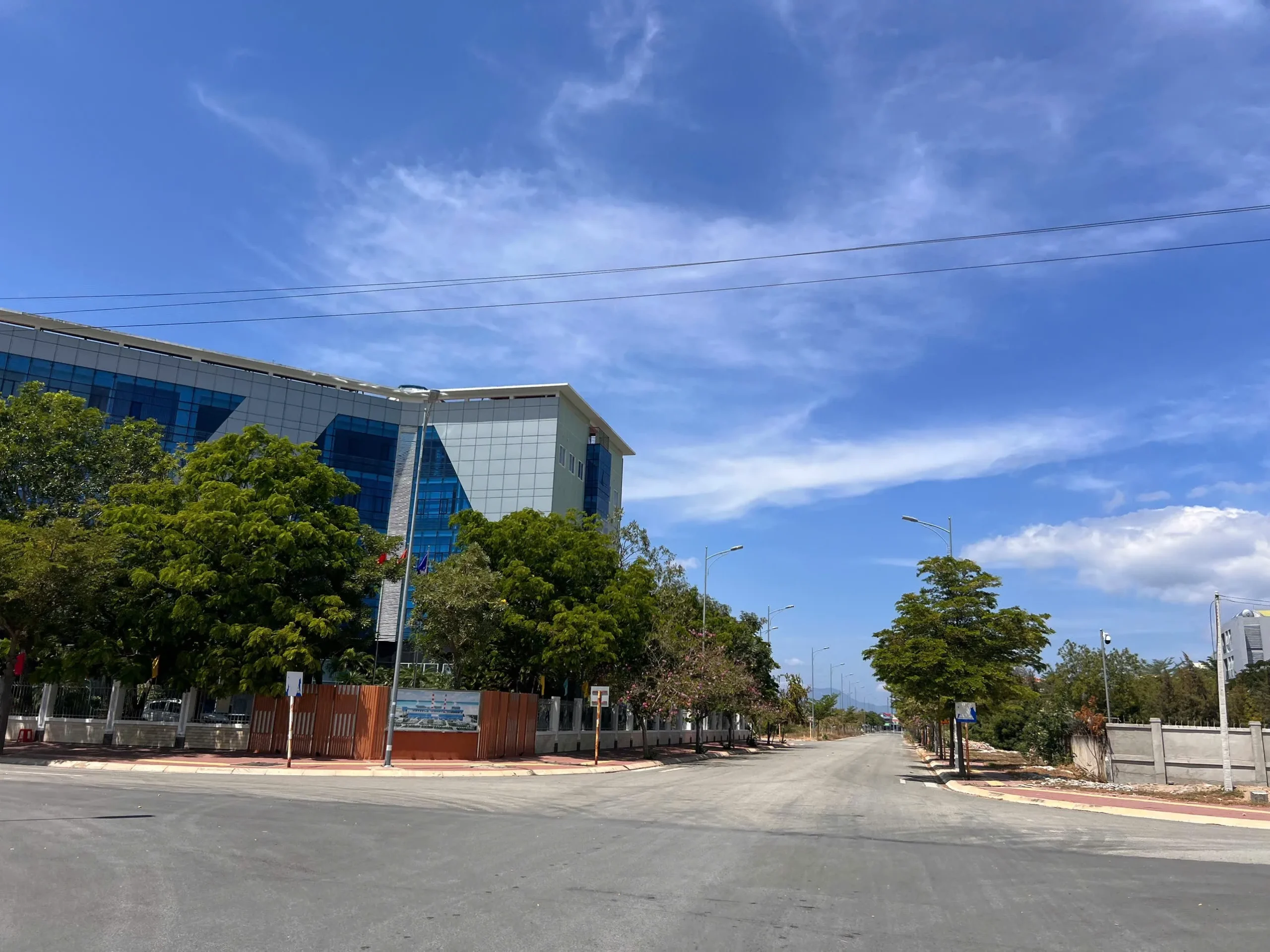 Ngộp Bank cần ra gấp 2 lô đất biển Bình Sơn K2 đường 20m - Ảnh 5