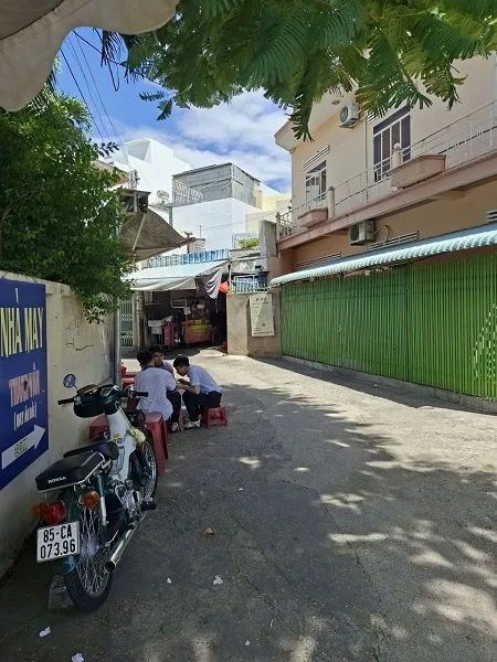 BÁN NHÀ 2 TẦNG LÔ GÓC 2 MẶT TIỀN ĐƯỜNG NGUYỄN VĂN TRỖI PHAN RANG - Ảnh 4
